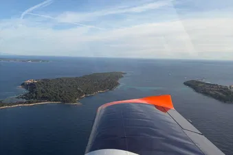 Vol à destination de cannes par les iles de Lerins