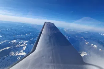 Propose YOUR OWN flight route!