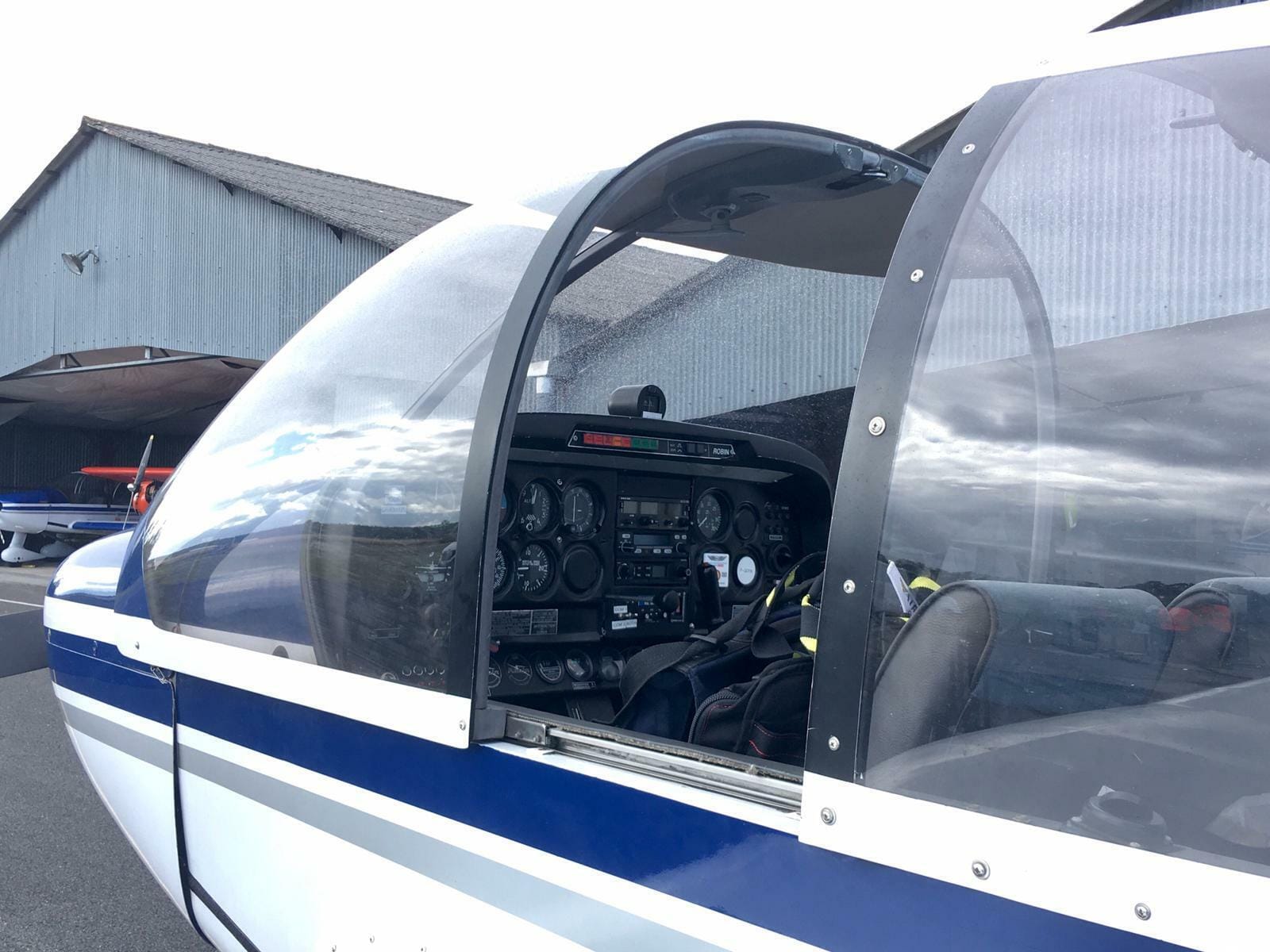 Robin DR400 - 140HP