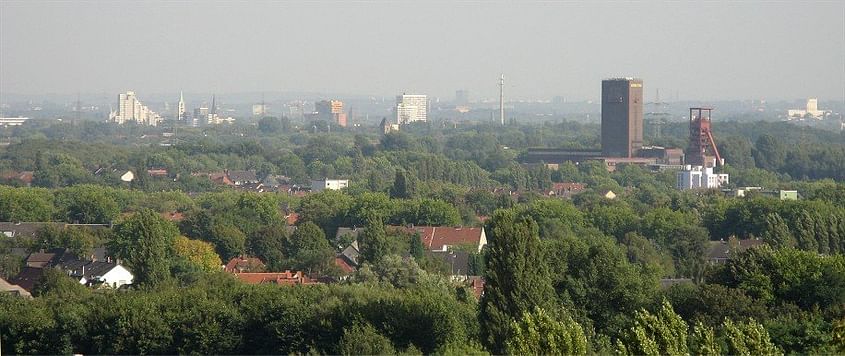 Rundflug über das gesamte Ruhrgebiet und das Sauerland.