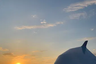 🌅 Survolez l’Île d’Yeu à l’heure dorée