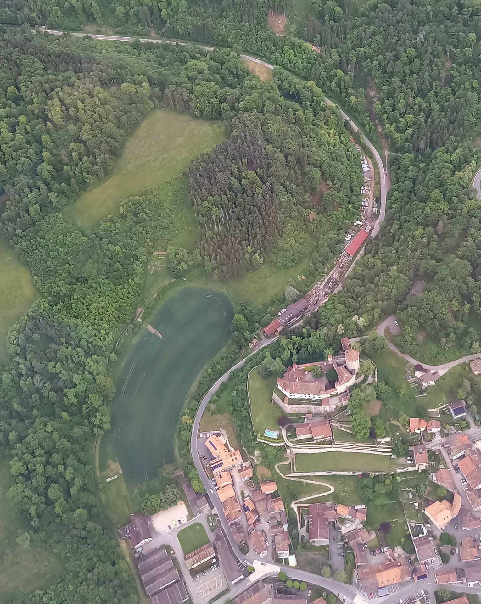 chateau de Lucens