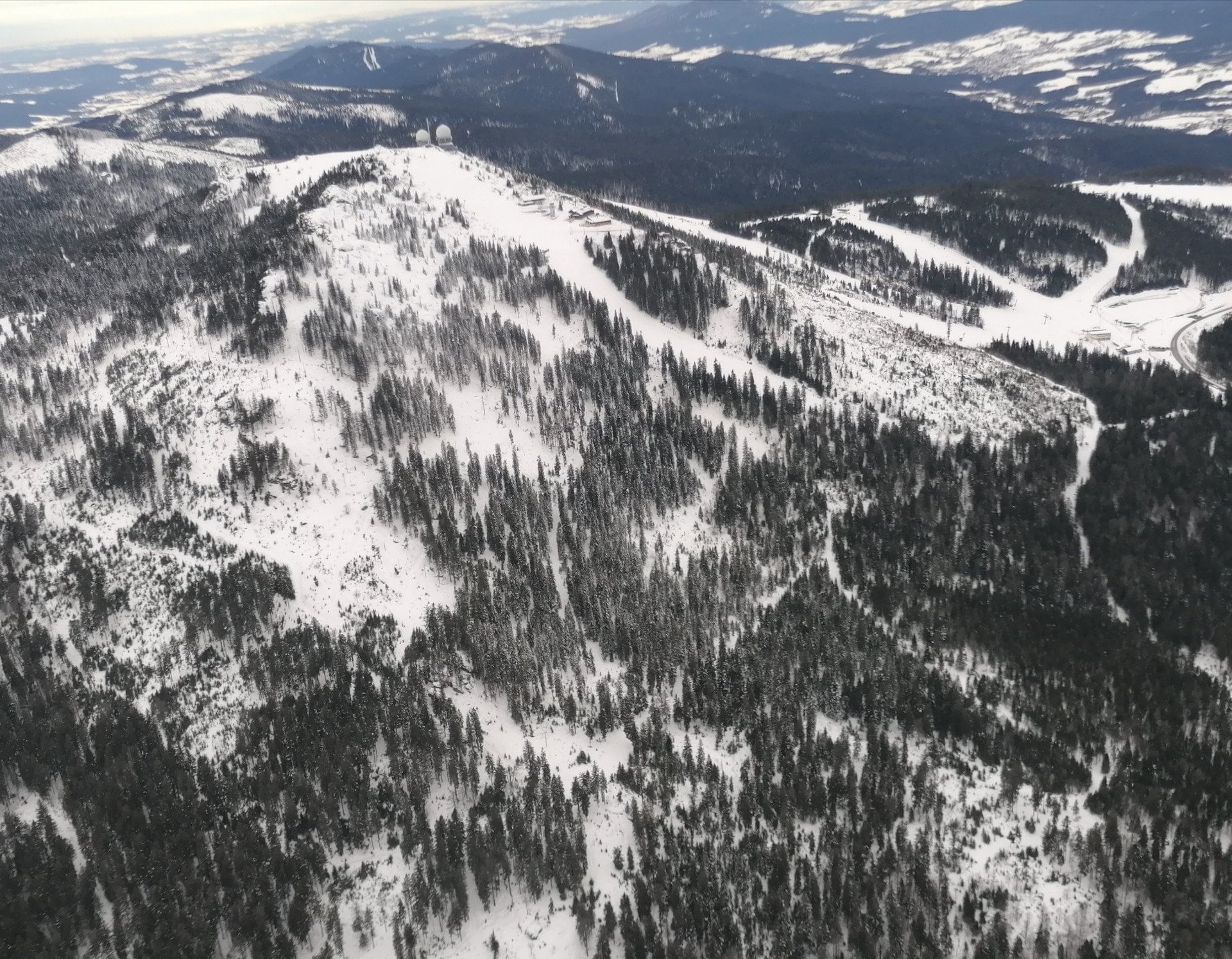 Flug über den Großen Arber, höchster Berg Niederbayerns