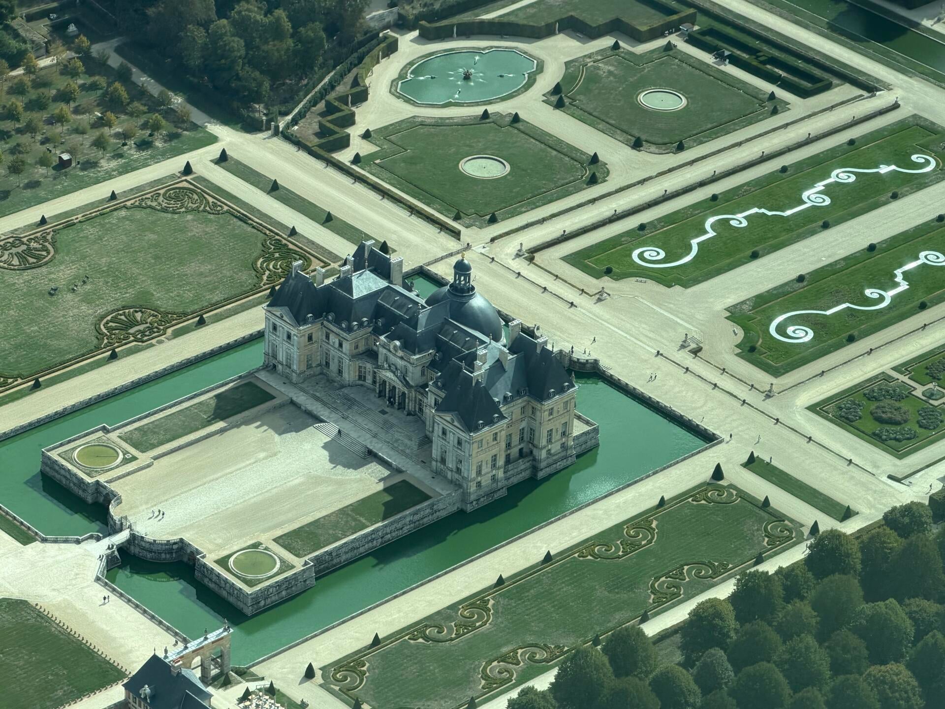 Vue aérienne du château de Vaux-le-Vicomte