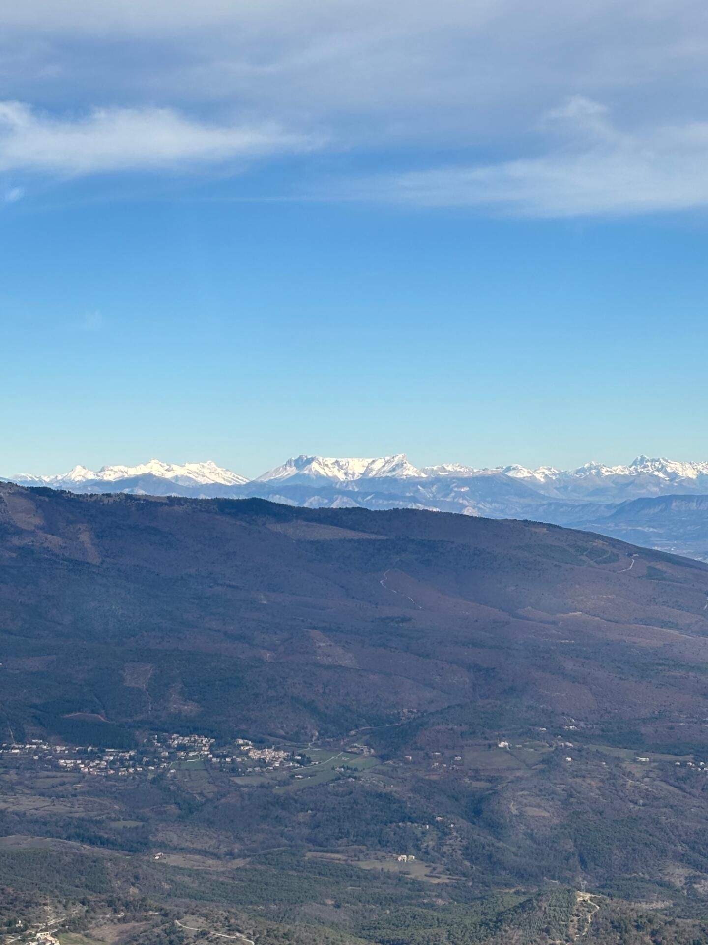 Un déjeuner au pied des Alpes
