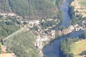 Le méandre d'Ambialet et les Gorges du Tarn vus du ciel