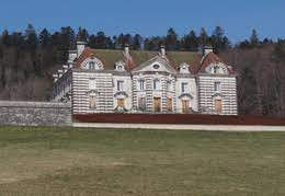 Balade aérienne entre nature et châteaux