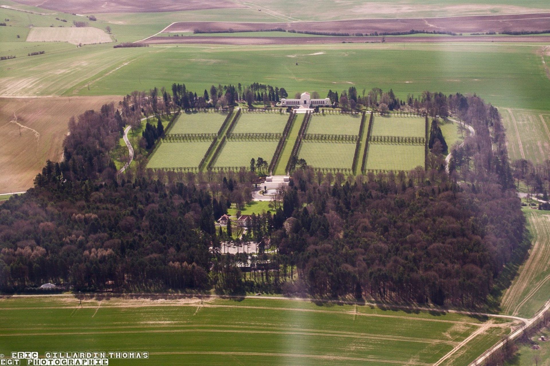 Un magnifique survol des lieux de mémoire autour de VERDUN !