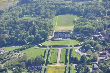 Découvrir le château et les animaux vus d'en haut !