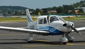 avion Piper PA28