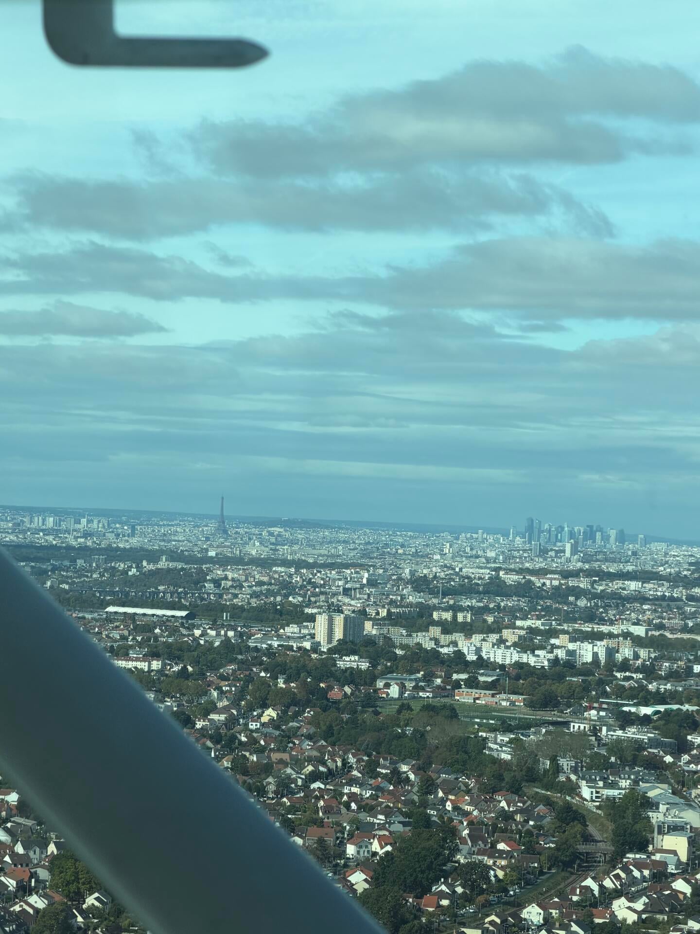Vue de la Tour Eiffel et le quartier de la Défense