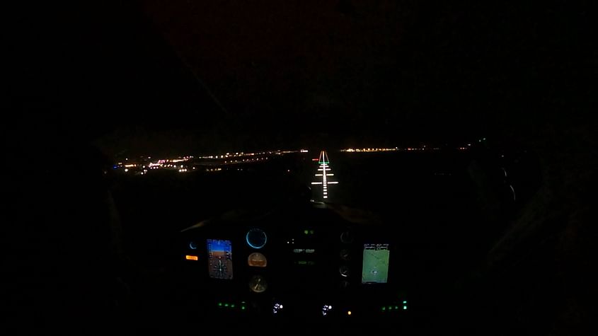 Aéroport de Beauvais de nuit