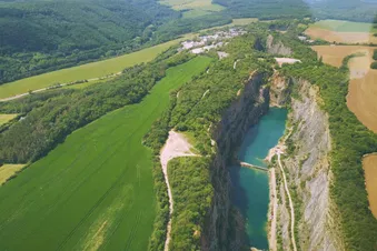 45 minute scenic flight to Karlštejn and Slapy dam