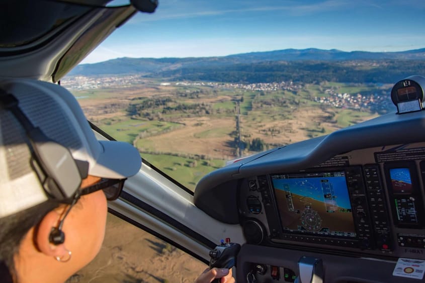 Découverte du pilotage à bord d'un P2010 moderne | 60 min 🛩