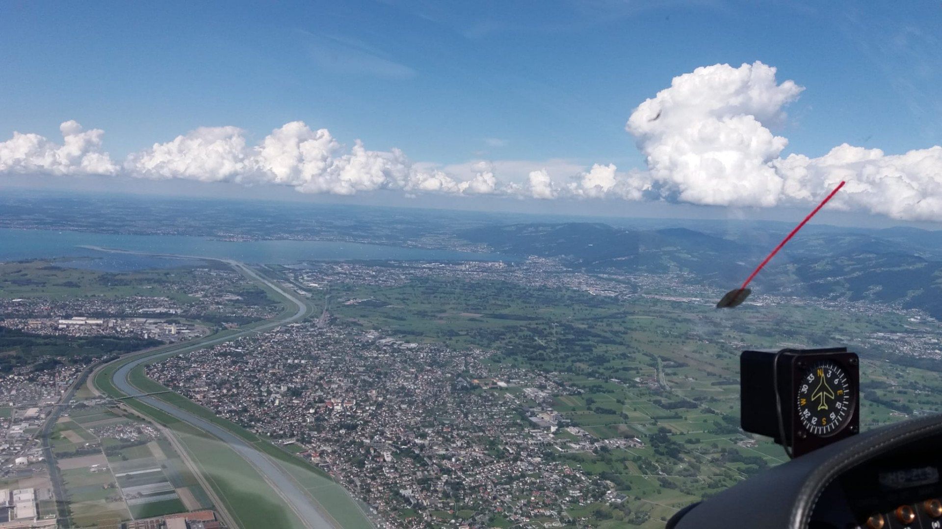 Rundflug im Helikopter - Balzers nach Sitterdorf und zurück