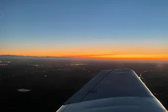 Magnifique dégradé de couleurs crépusculaires.