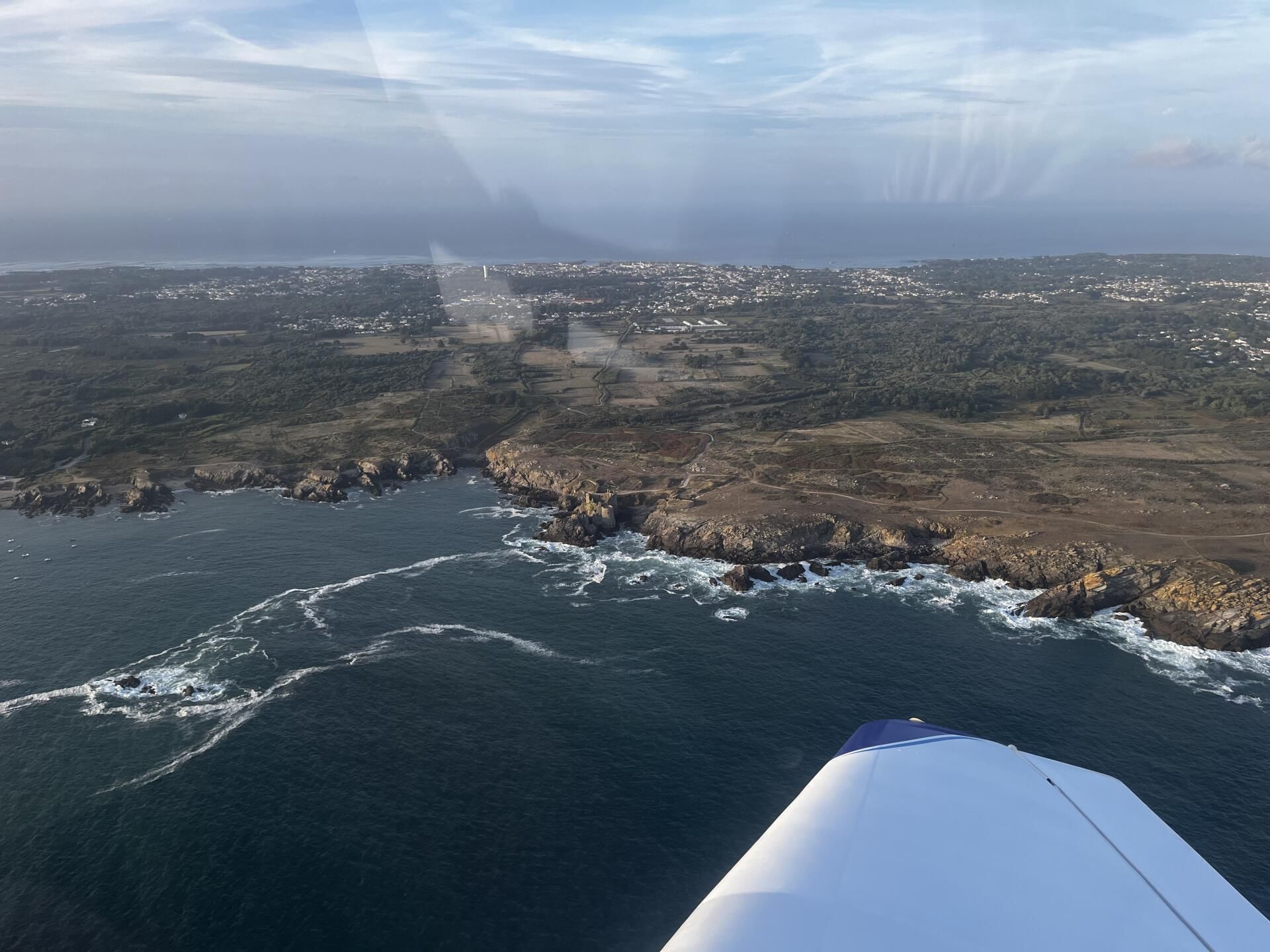 Yeu en or : tour de l'ile au coucher du soleil