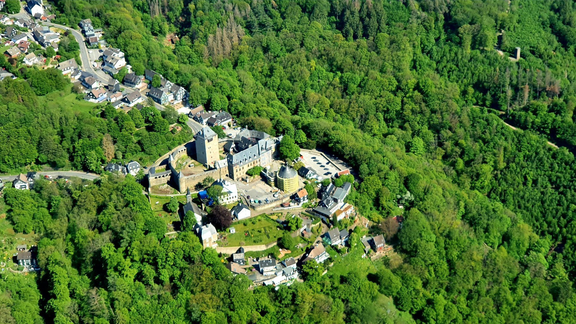 Bergisches Land & Krombacher Insel (75 Min./ab 2 P.)