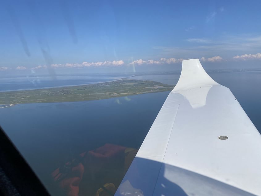 Tagesausflug nach Juist mit Baden nur 200 m vom Flugplatz