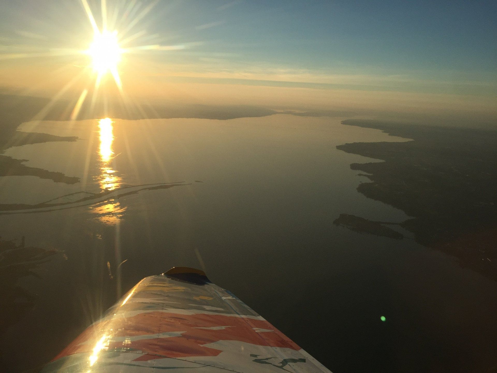 Schöner Bodensee und Alpen Rundflug