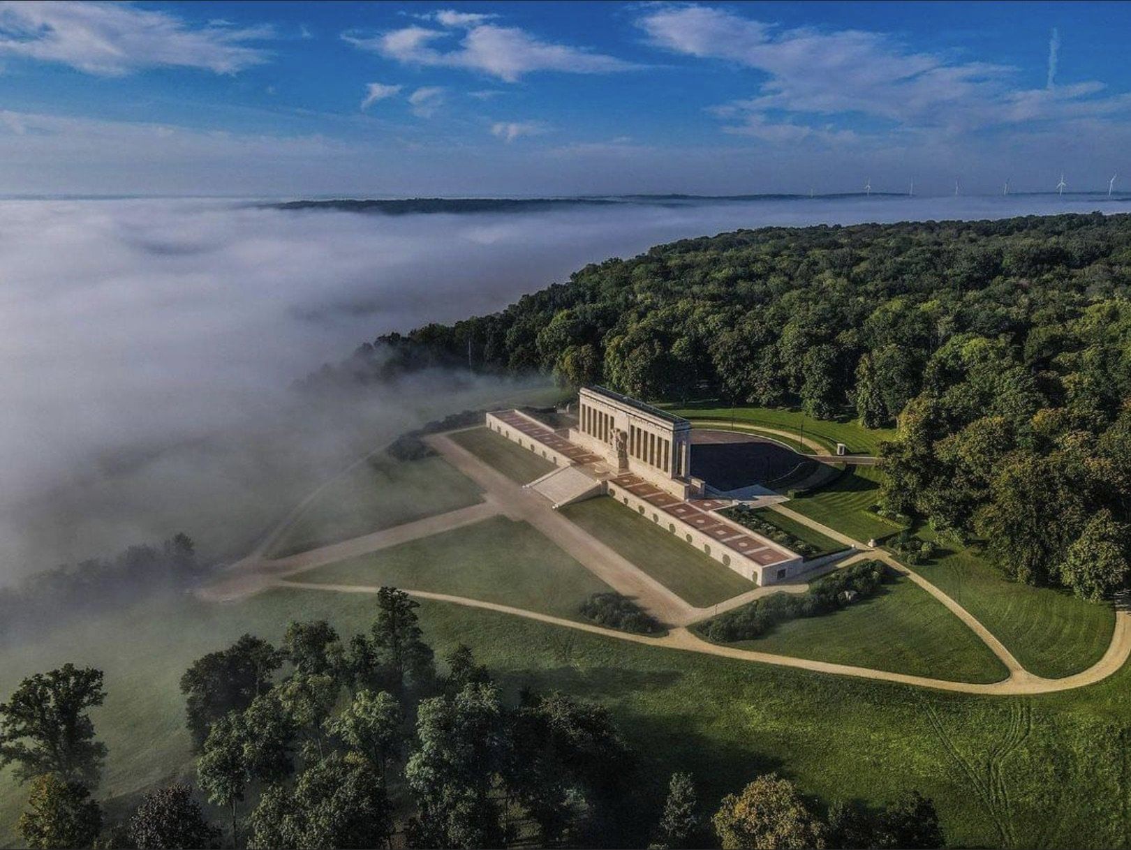 La vallée de la Marne vu du ciel et ses vignobles