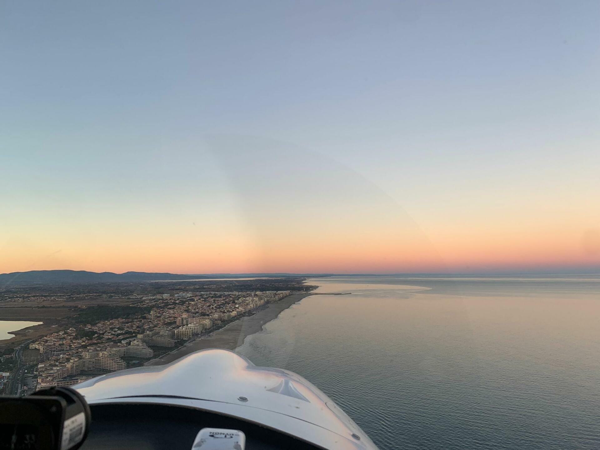 Admirez la plaine du Roussillon entre mer et montagnes
