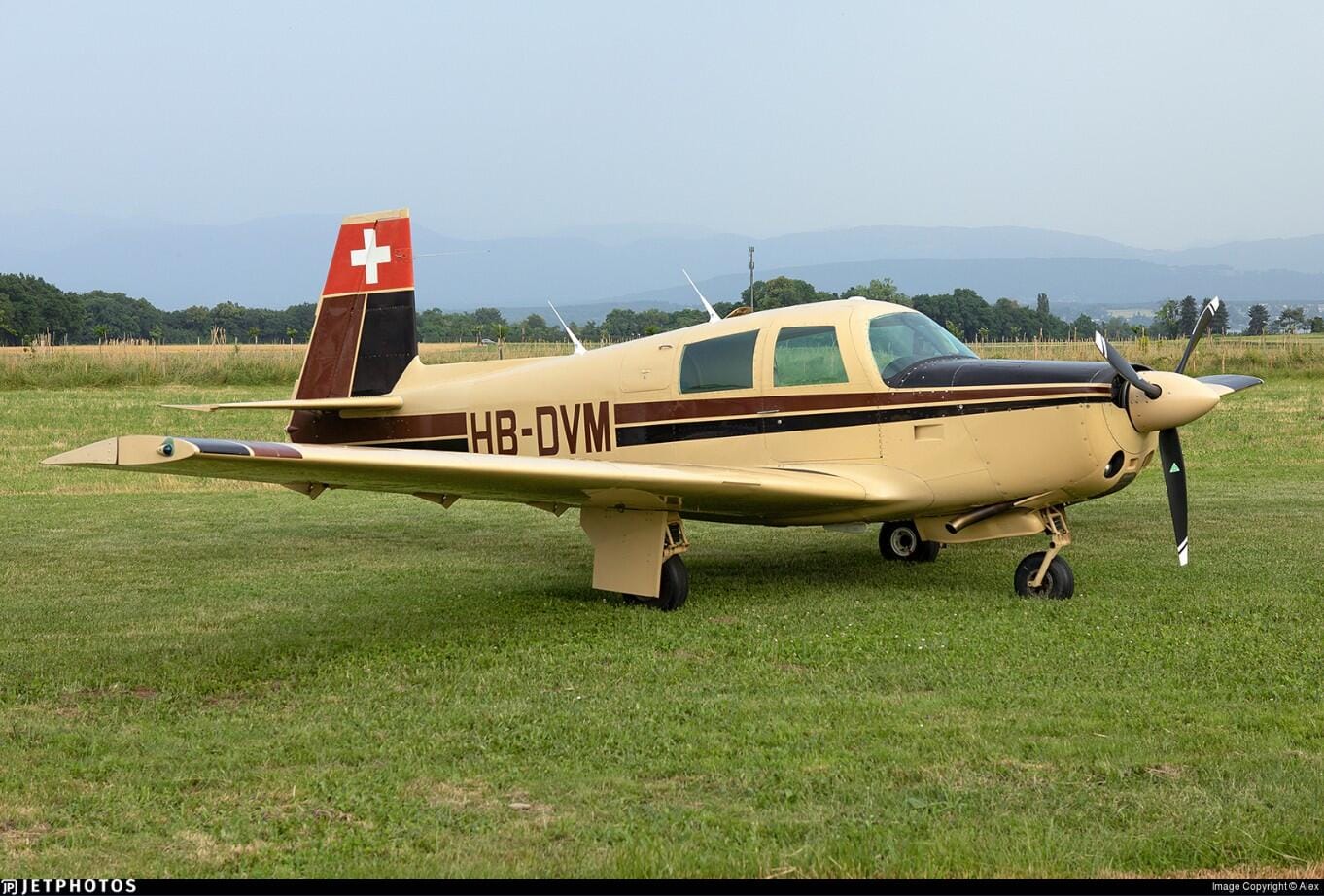 Mooney M20