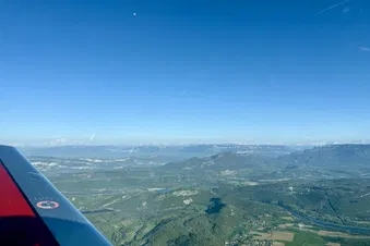Vue sur les montagnes entourant le lac du Bourget