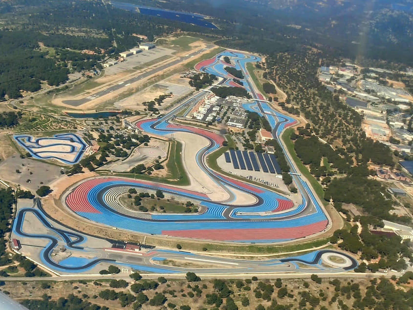 Baie de Marseille, calanques et circuit du Castellet