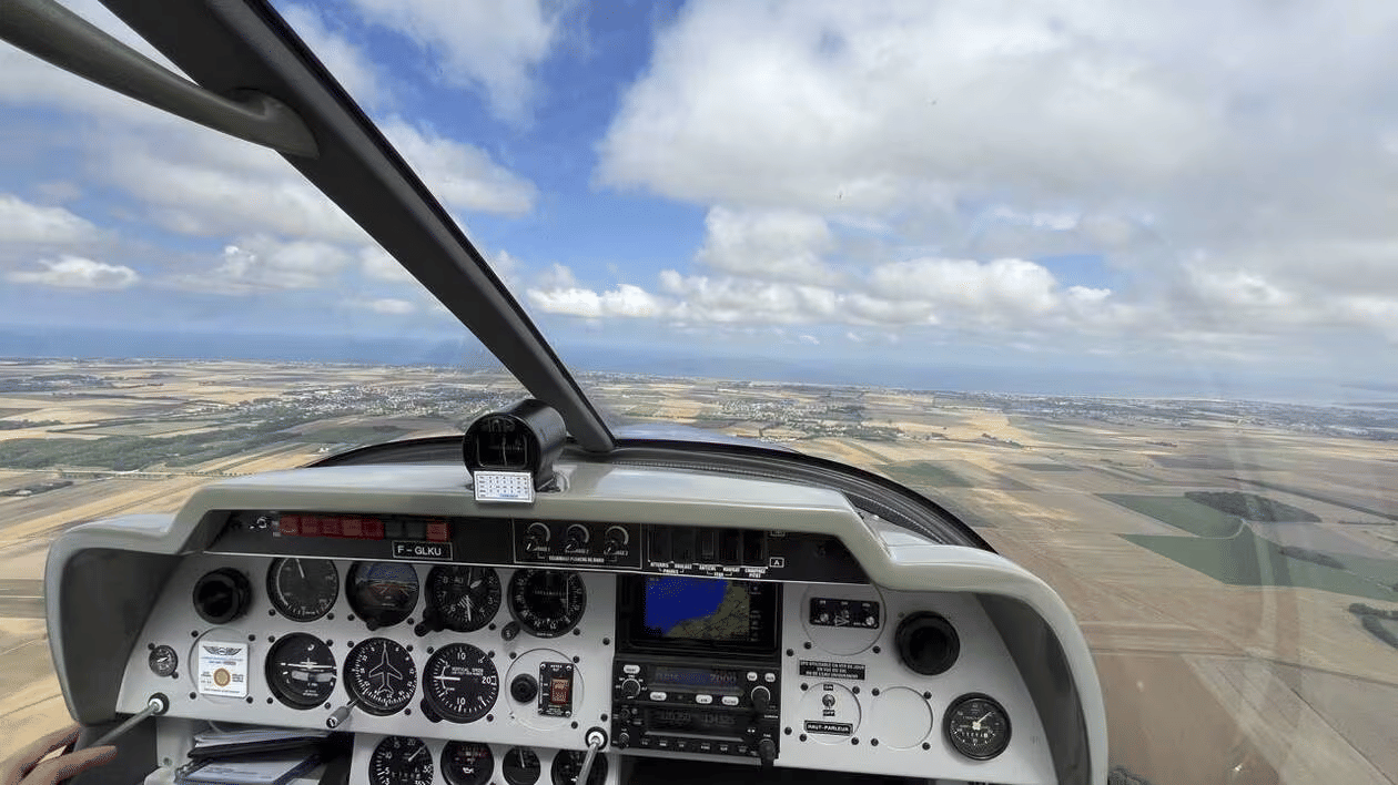Vue depuis siège passager avant de F-GLKU