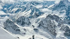 Hinter dem Titlis eröffnet sich die unendliche Alpen-Welt!
