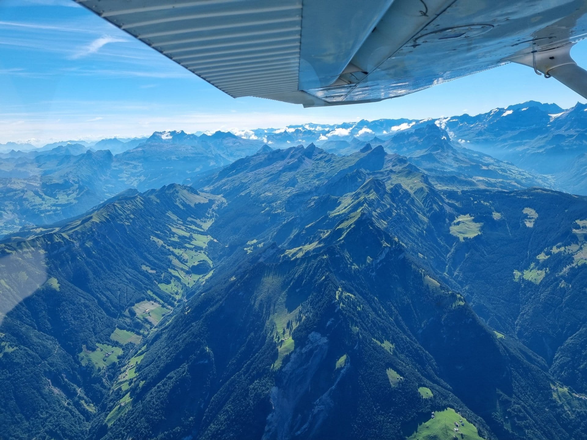 Rundflug nach Wunsch 3 Plätze 2h