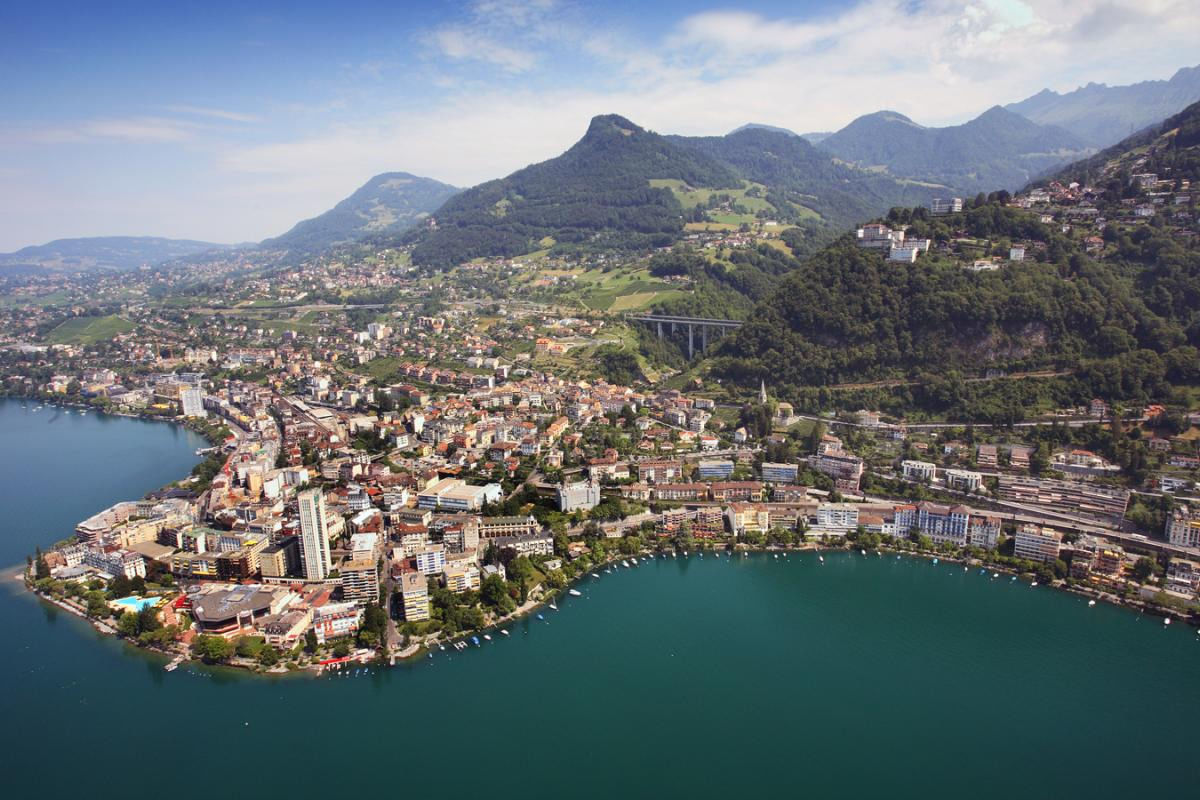 Les beautés de la chaîne du Jura et des lacs suisses romands