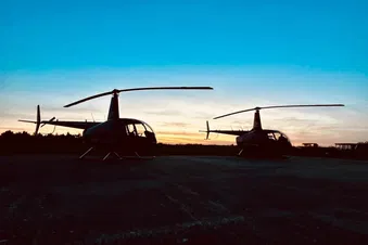 Coucher du soleil a bord d’un hélicoptère