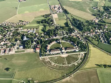 Balade aérienne : Châteaux et lacs depuis Besançon