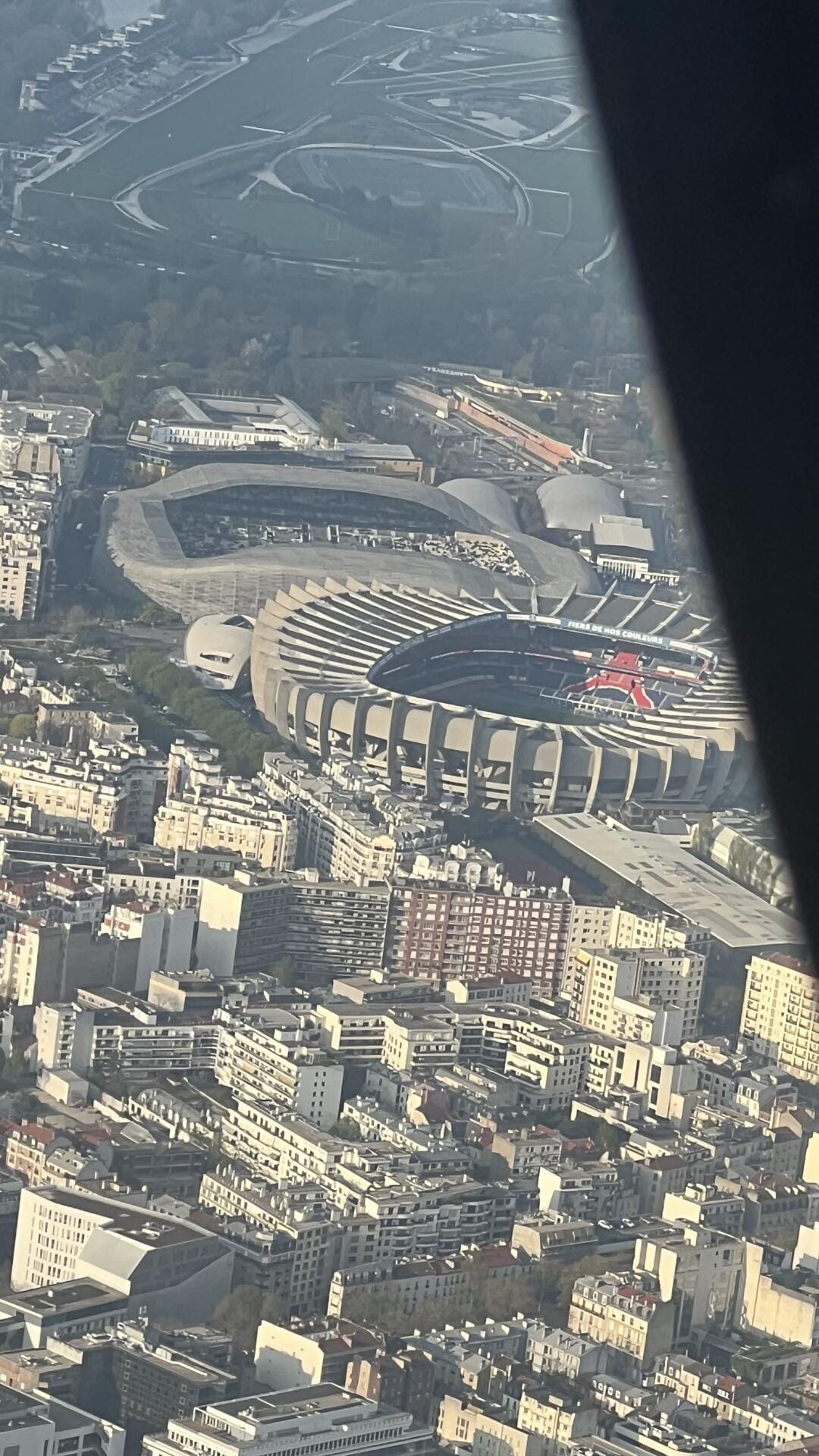 Tour de Paris en hélicoptère R22