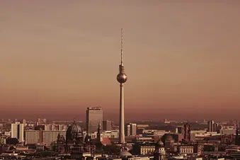 Business- Flug nach Berlin - Taxiflug hin und zurück