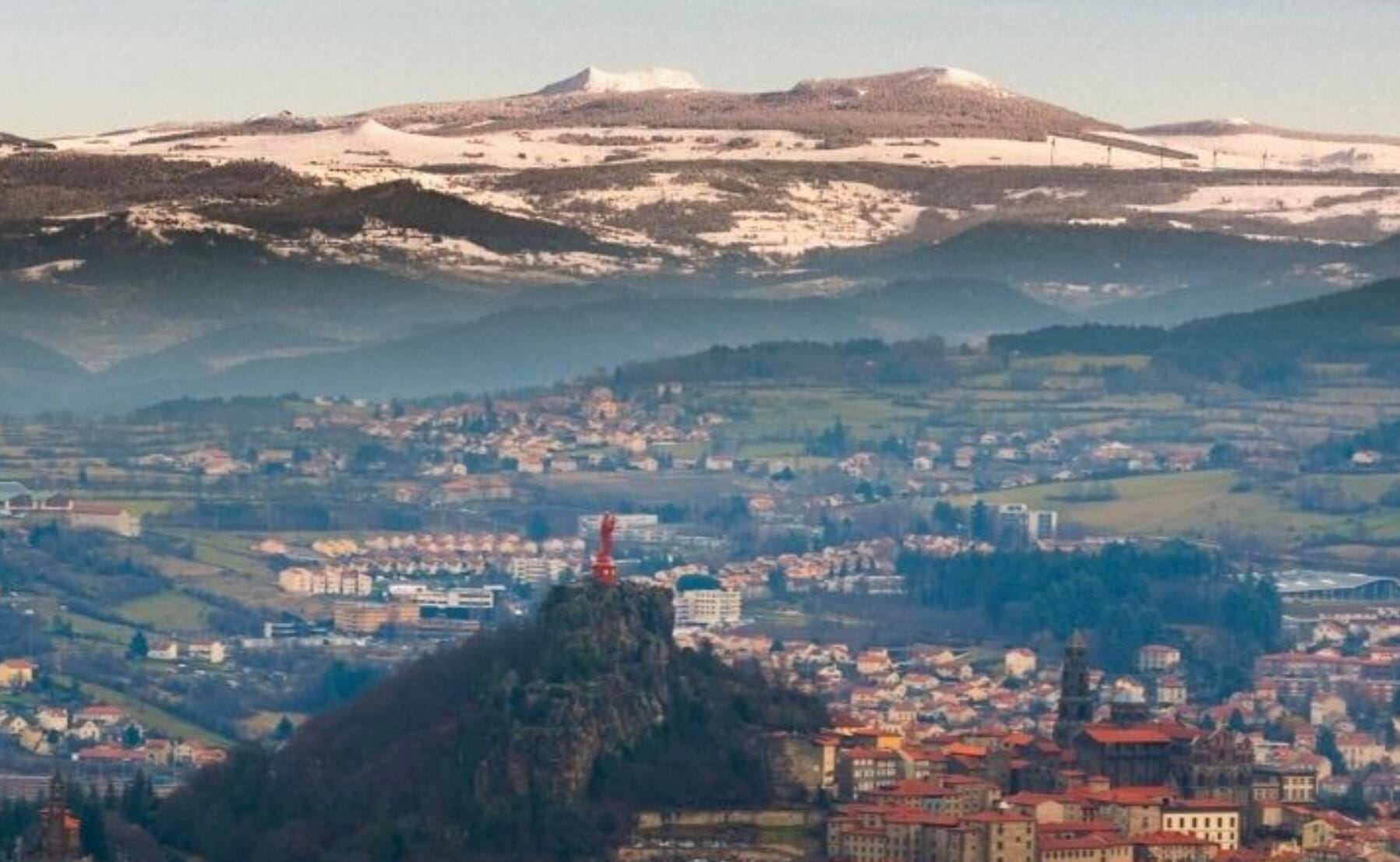 Vol au dessus du Mézenc ,le Puy en Velay et Pierre sur Haute