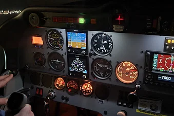 Cockpit éclairé DR 400