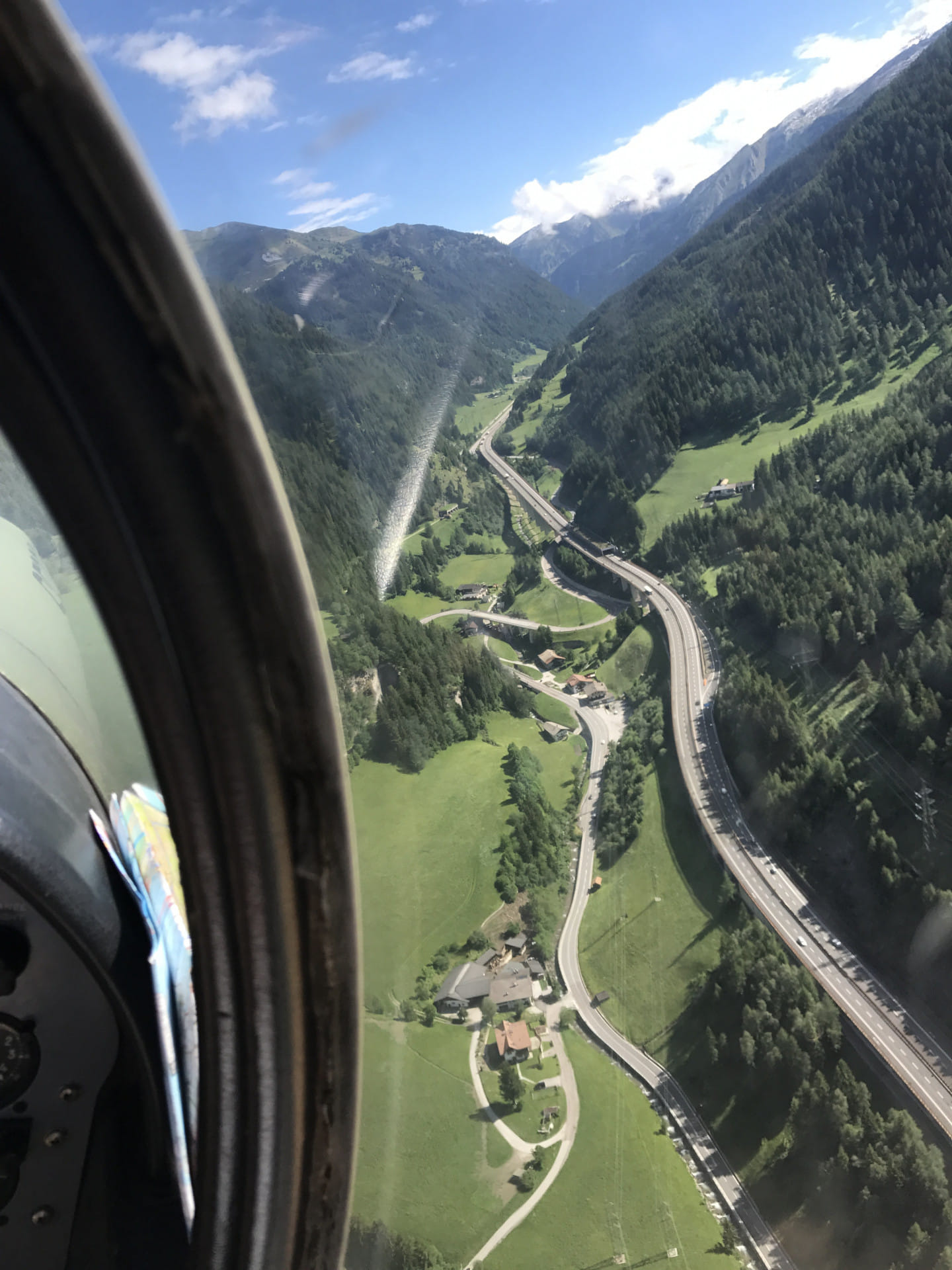 Eine Pizza in Trento* ex. Airforce Marchetti F260 (James Bond Marchetti)