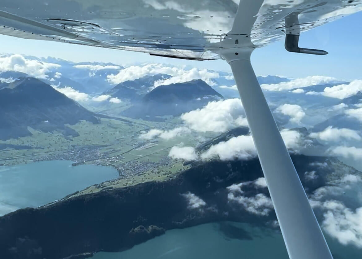 …auch einige wunderschöne Seen werden wir von oben sehen