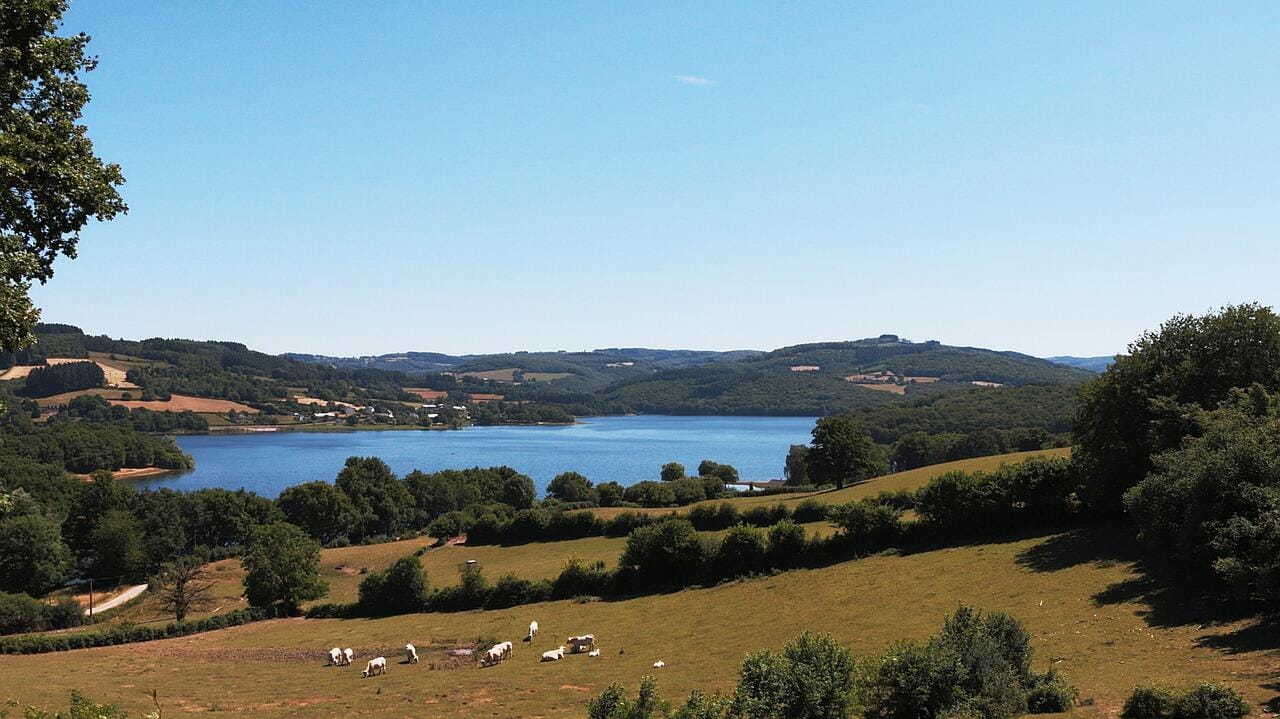 A la découverte des lacs du Morvan en vol élargis