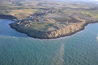 Sightseeing flight over the White cliffs of the Opal coast