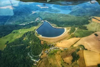 Eindrucksvolle Blicke auf die Hohenwarte-Talsperre (C150)