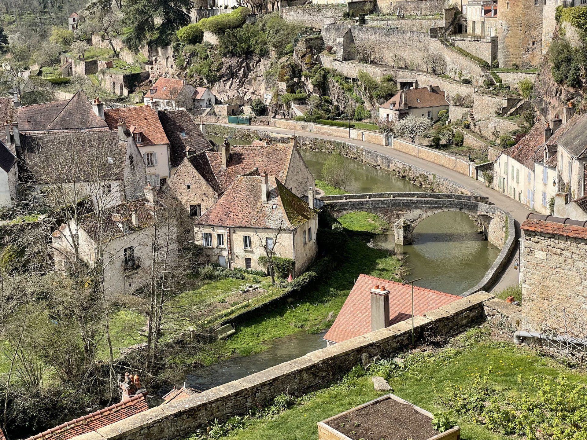 SEMUR EN AUXOIX Excursion pour la journée