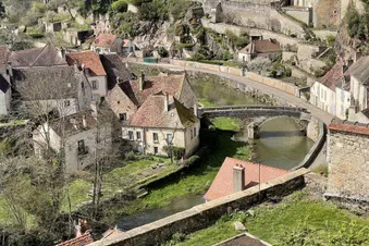 SEMUR EN AUXOIX Excursion pour la journée