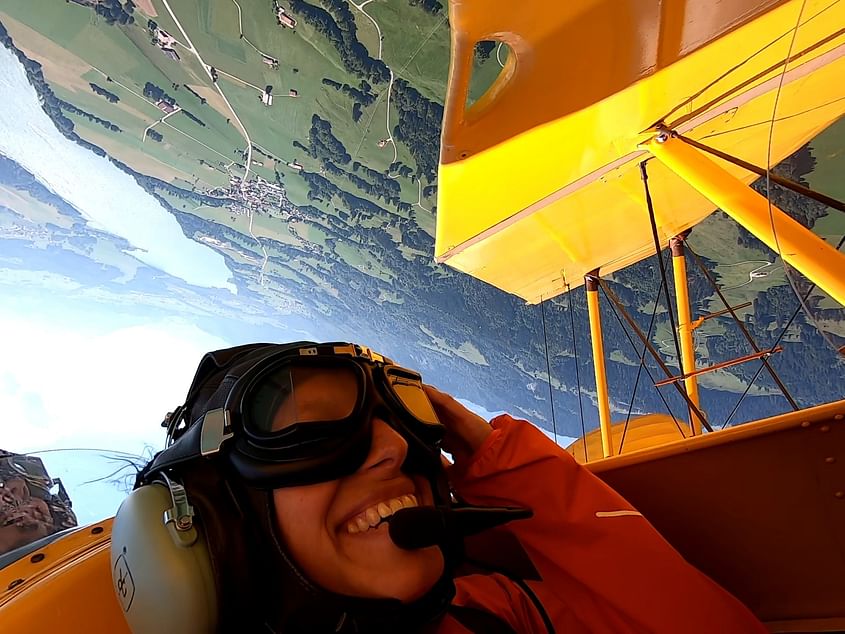 Akrobatik Flug auf der legendären Bücker Jungmann