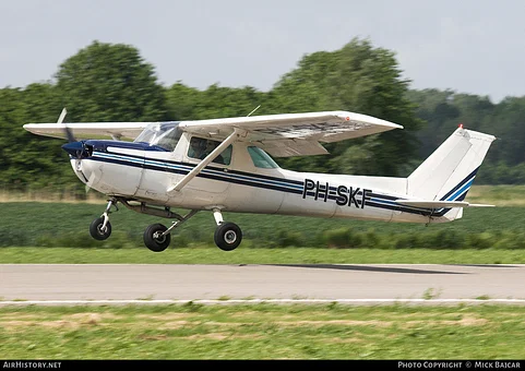 C150 PH-SKC during landing