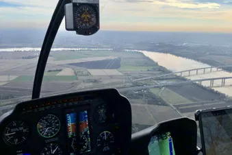 Découverte des châteaux du Medoc en hélicoptère 🍷