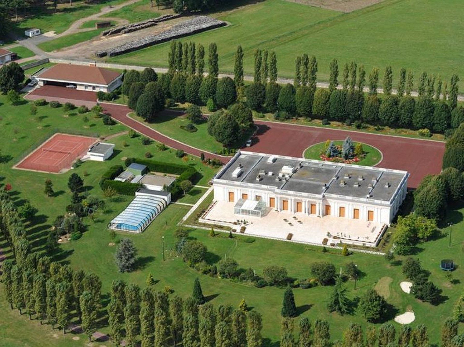 Découvrez l'ouest parisien en avion !